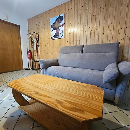 Les Huit Joyeux Randonneurs Au Sauna Appartement
